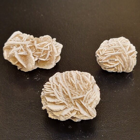 Desert Rose Gypsum Raw Mineral 3 pieces - Picture 4 of 5